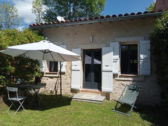 Maison En Pierre Restauree Avec Jardin Auch Buitenkant foto